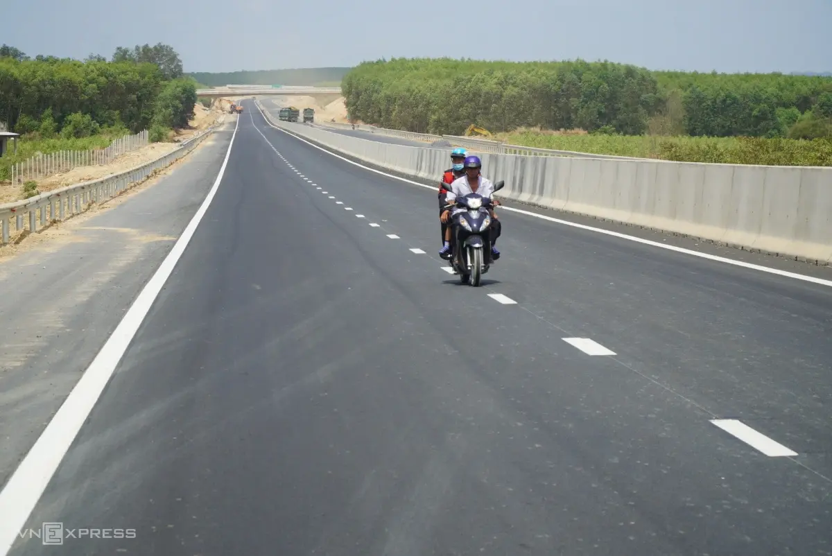 cao tốc dầu giây - phan thiết trước một tháng thông xe