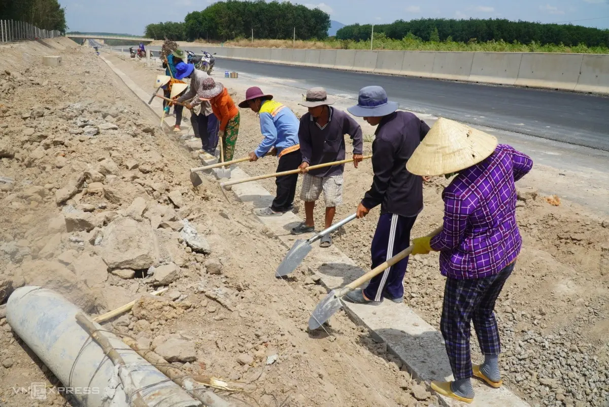 cao tốc dầu giây - phan thiết trước một tháng thông xe