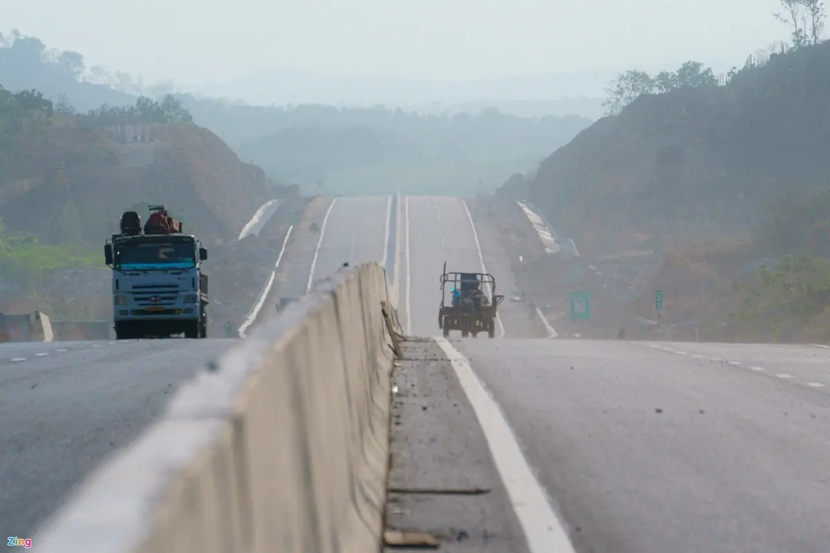 cấp tập hoàn thiện cao tốc phan thiết - dầu giây trước giờ thông xe