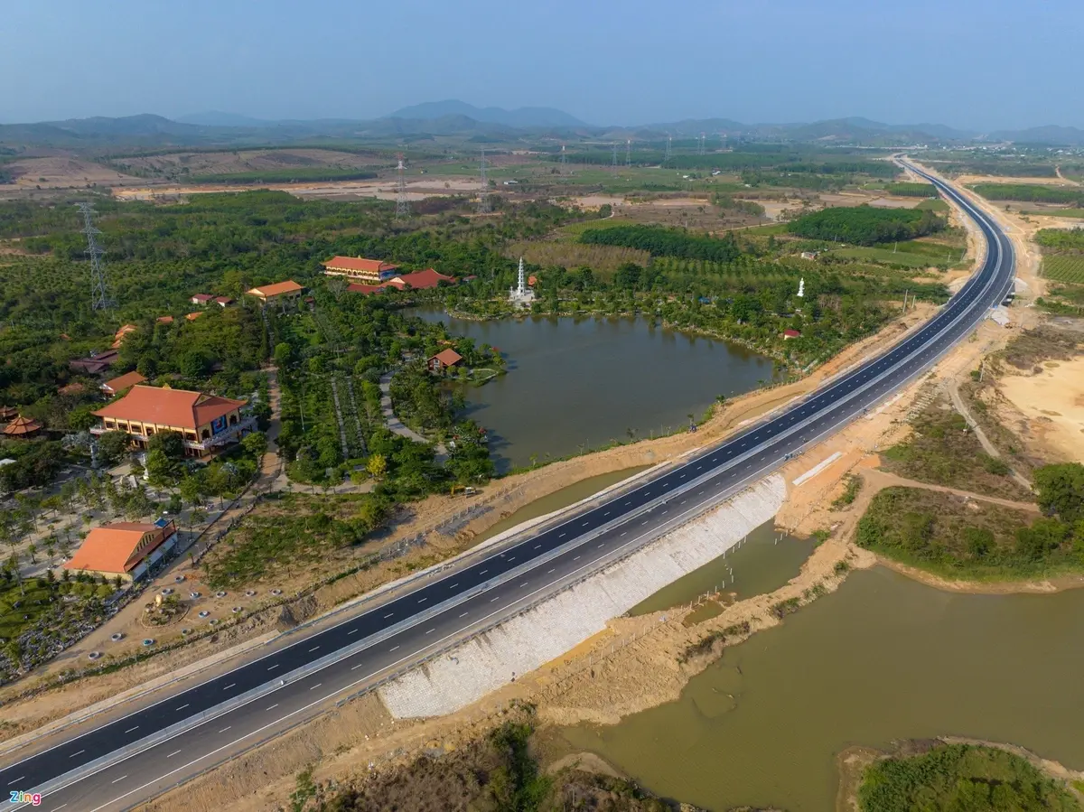 cấp tập hoàn thiện cao tốc phan thiết - dầu giây trước giờ thông xe