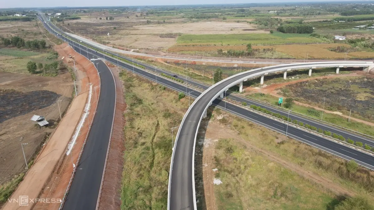 cao tốc dầu giây - phan thiết trước một tháng thông xe