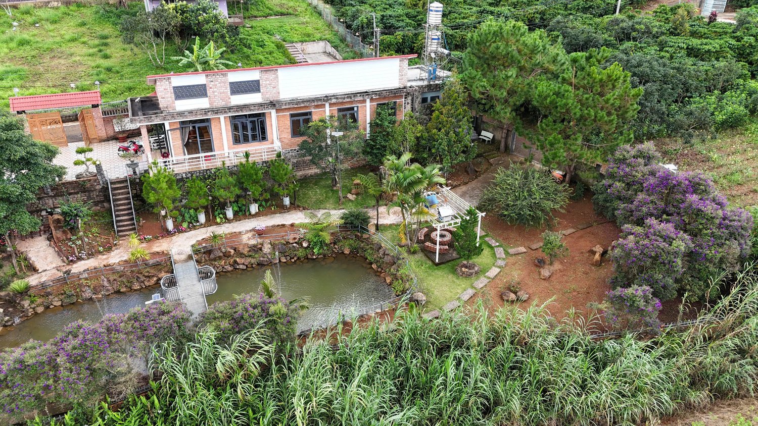 z7283557980493-454af0732d78f80b32550f4635801bee