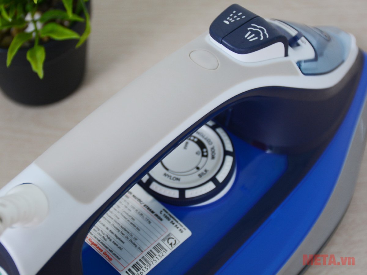 bàn ủi hơi nước nagakawa nag1505