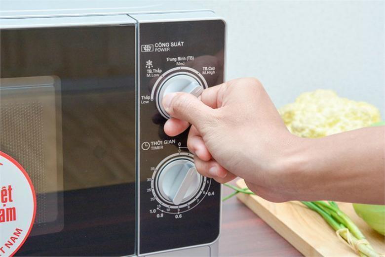 lò vi sóng sharp r-205vn(s) 20 lít