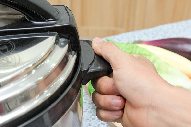 nồi áp suất điện sunhouse sh1550