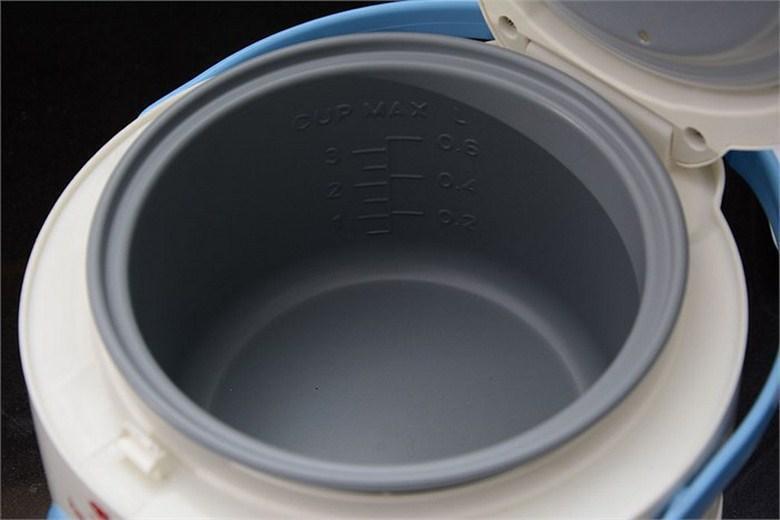 nồi cơm nắp gài happycook 0.6 lít hc-060