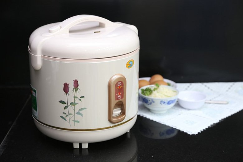 nồi cơm nắp gài happycook 2 lít hc-200