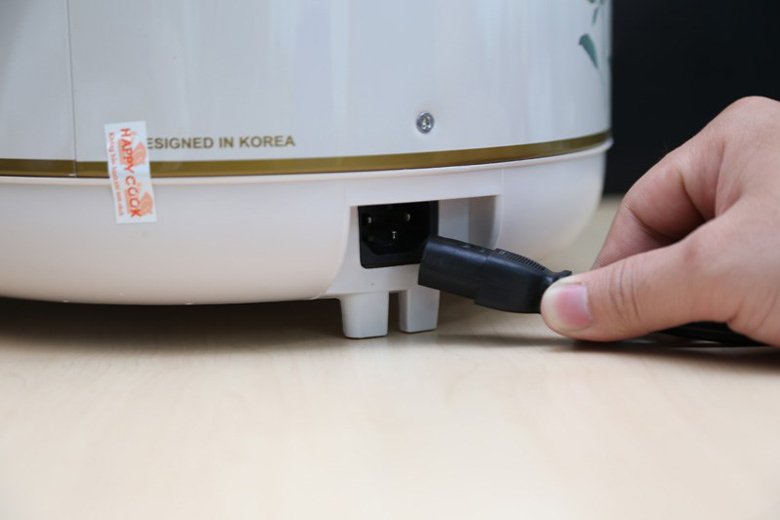 nồi cơm nắp gài happycook 2 lít hc-200