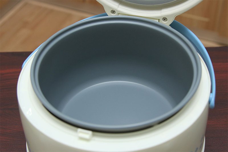 nồi cơm nắp gài happycook 1.2 lít hc-120