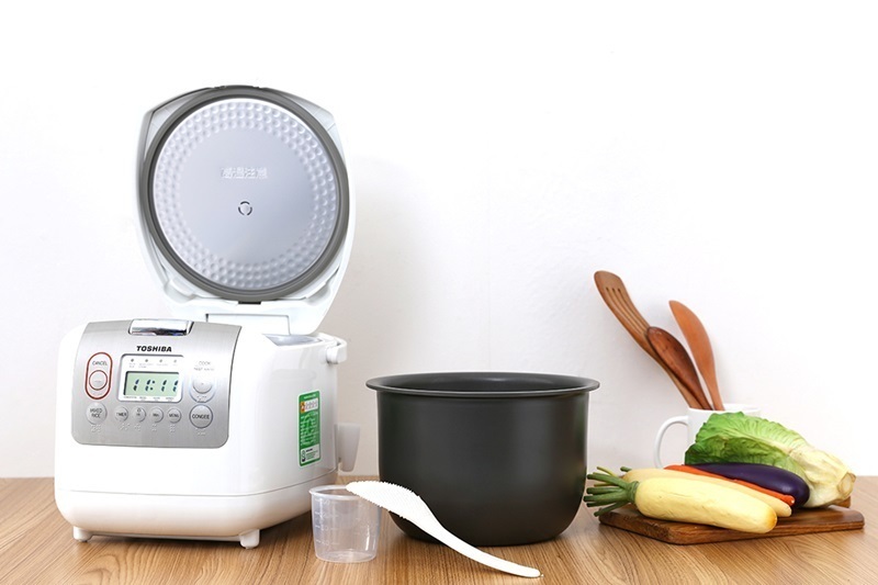 nồi cơm điện tử toshiba 1.8 lít rc-18nmfvn(wt)