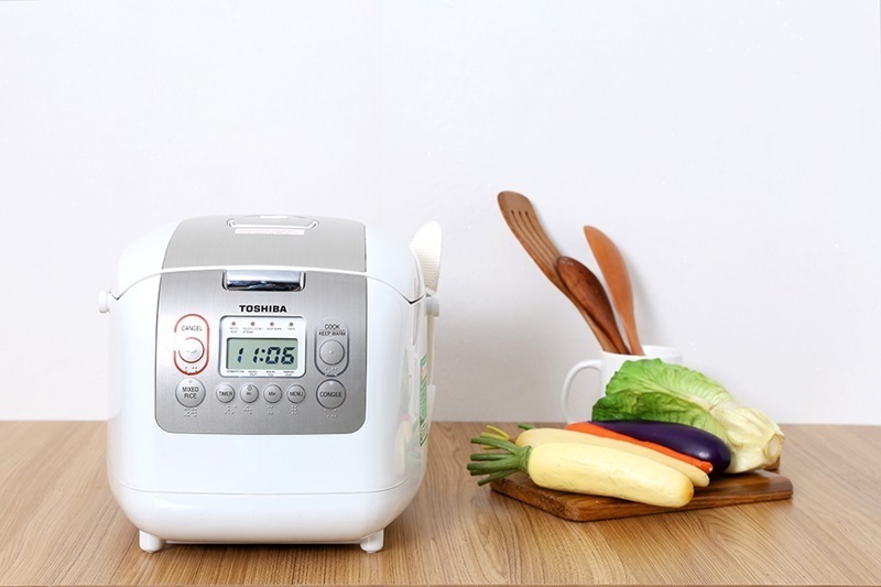 nồi cơm điện tử toshiba 1.8 lít rc-18nmfvn(wt)