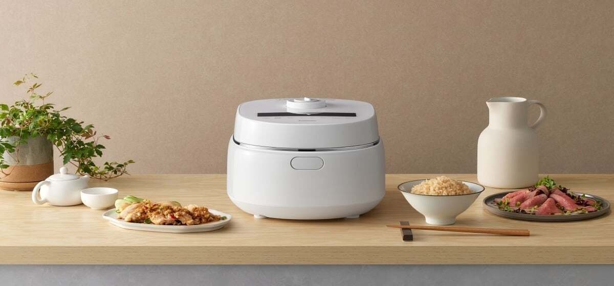 nồi cơm điện tử panasonic 1 lít sr-dk104wra