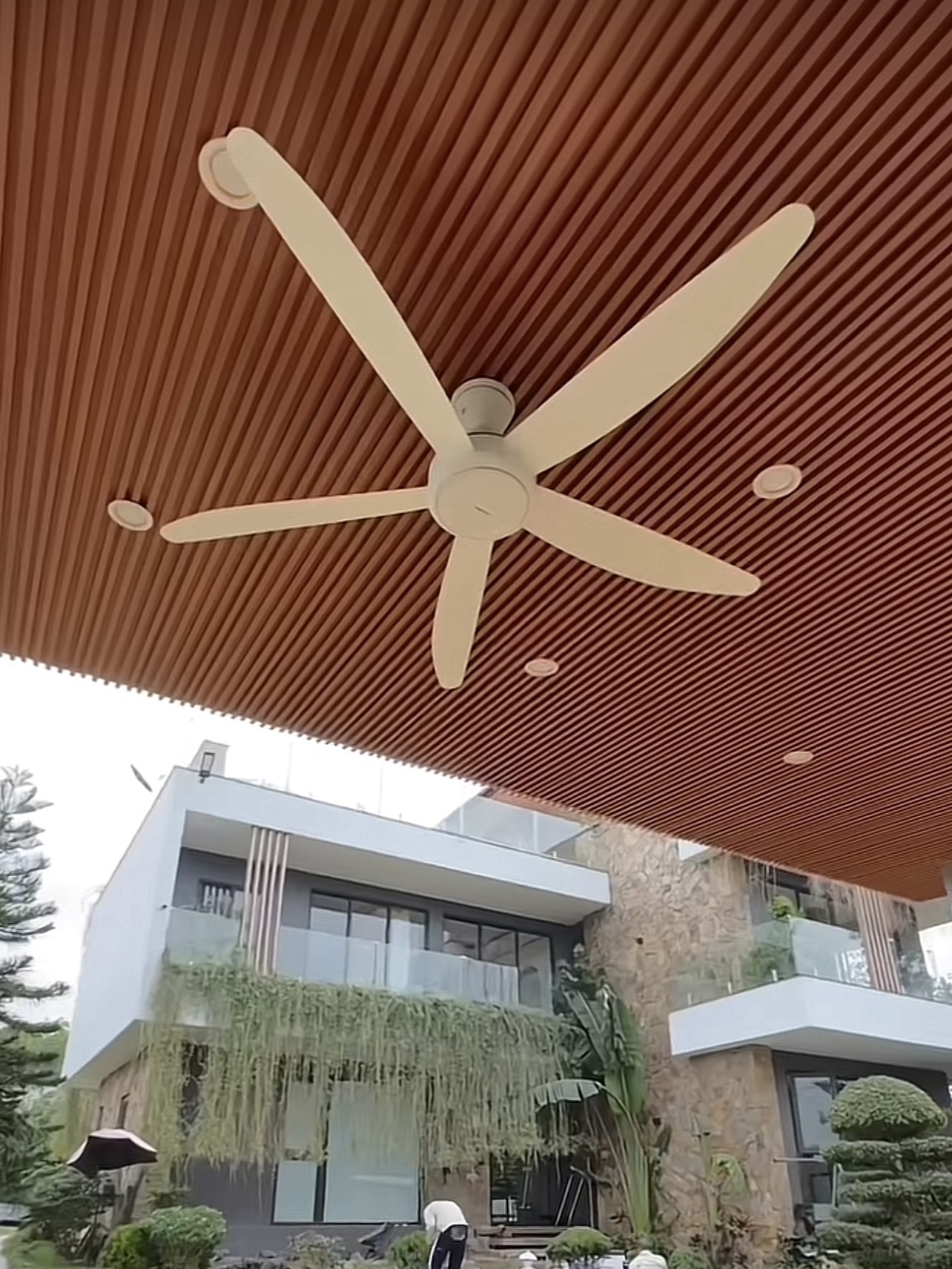 quạt trần panasonic 5 cánh f-60gdn 40w