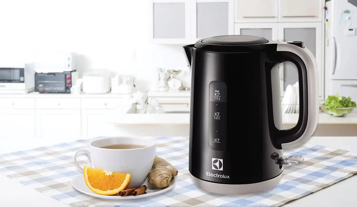 ấm đun nước electrolux 1.7 lít eek3505