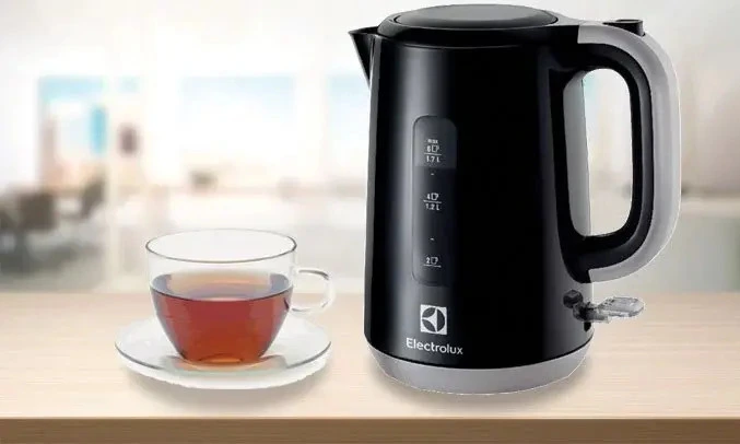 ấm đun nước electrolux 1.7 lít eek3505