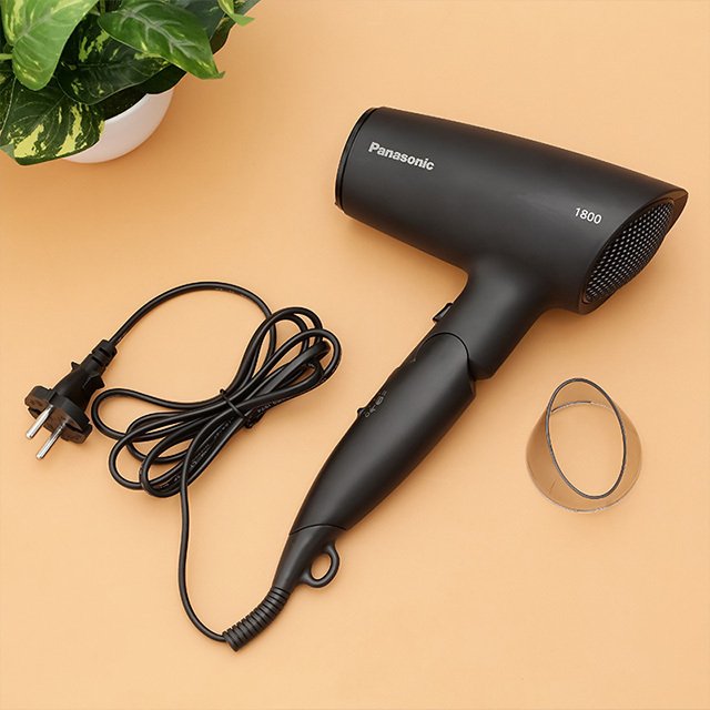 máy sấy tóc 1800w panasonic eh-nd37-k645