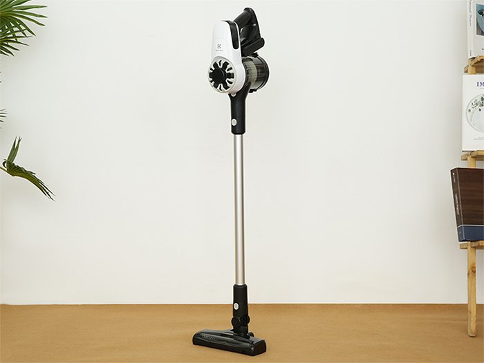 máy hút bụi không dây electrolux efp31212