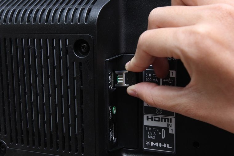 cách kết nối chuột, bàn phím với smart tivi