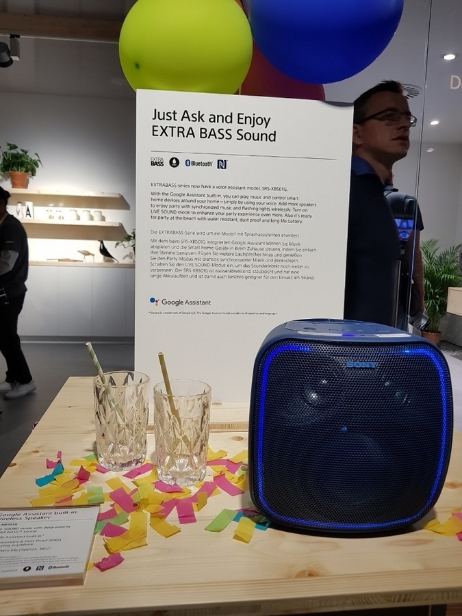 [ifa 2018] sony ra mắt loa extra bass "nhỏ mà có võ" sử dụng được ngoài trời, còn tích hợp trợ lý ảo