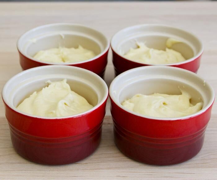 cách nướng bánh bông lan siêu tốc bằng lò vi sóng mà vẫn siêu ngon