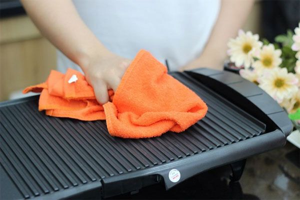 hướng dẫn vệ sinh bếp nướng điện