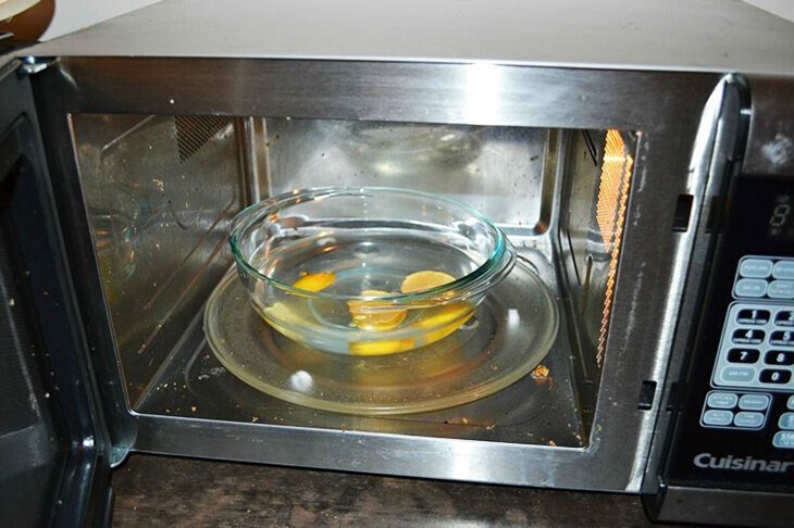 các cách để vệ sinh lò vi sóng cực dễ, cực sạch