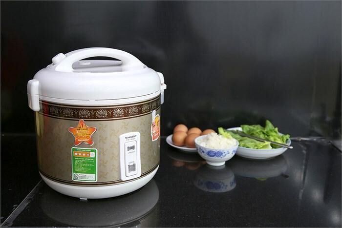 chọn mua nồi cơm điện cơ hay điện tử