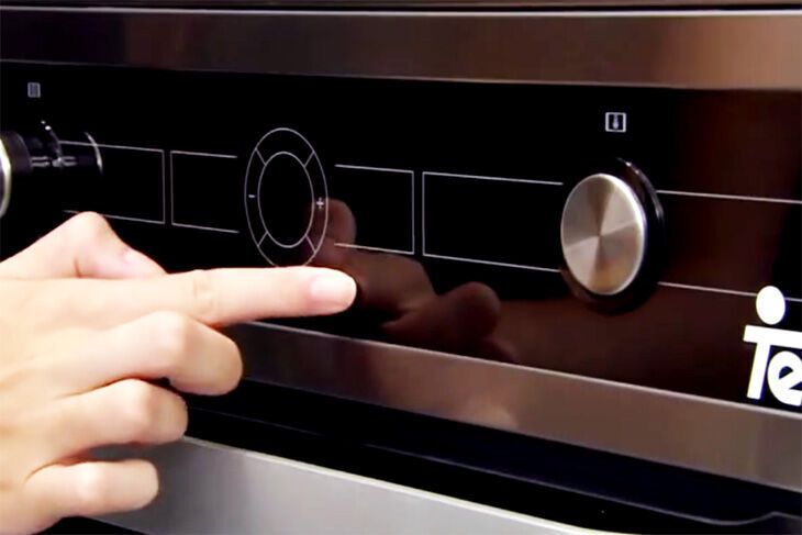 cách sử dụng tính năng hydroclean trên lò nướng teka