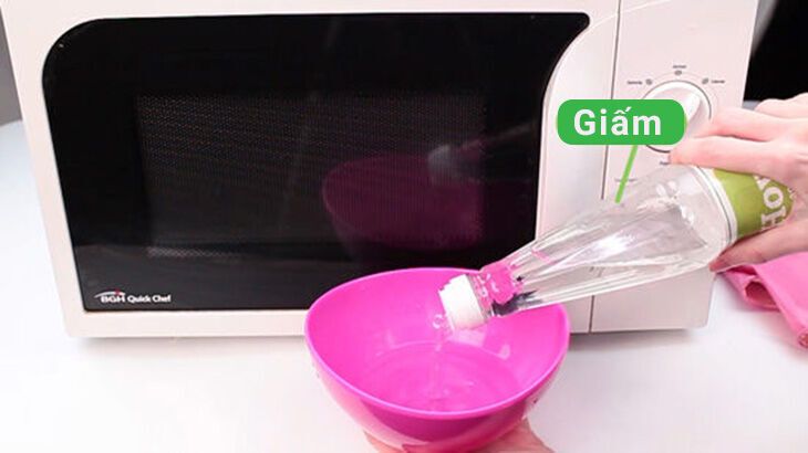 các cách để vệ sinh lò vi sóng cực dễ, cực sạch