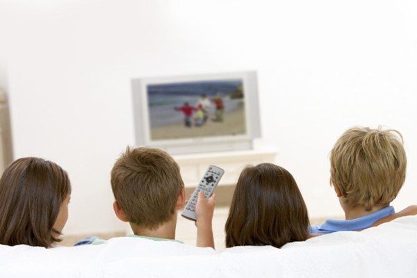 có phải chọn mua tivi màn hình càng lớn càng tốt?