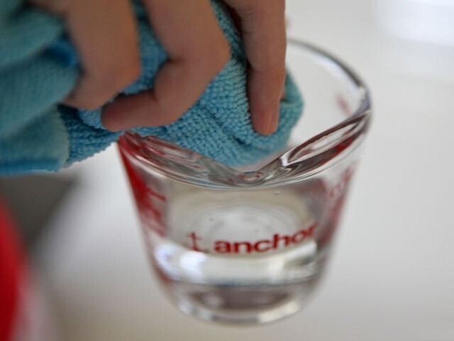 cách làm sạch tivi màn hình phẳng