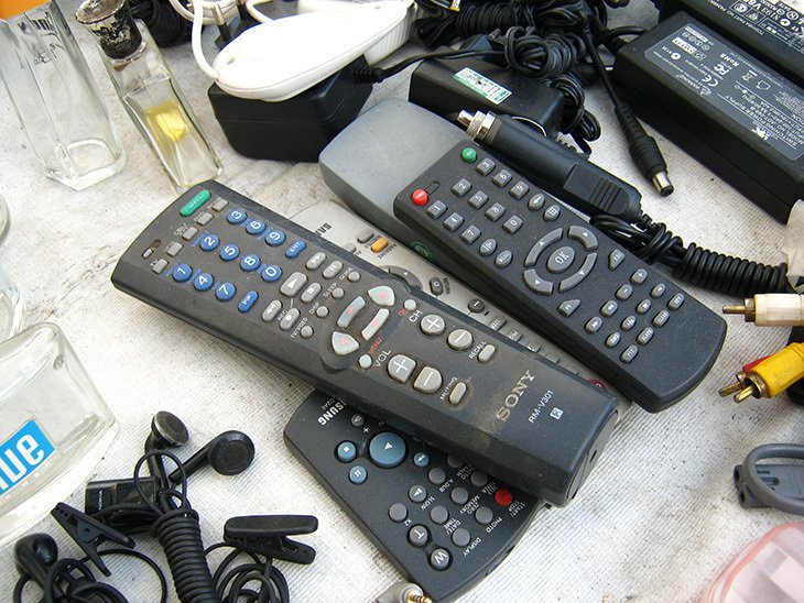 chọn mua remote tivi ở đâu, mua như thế nào cho tốt?