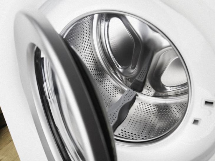 khi máy giặt có mùi hôi bên trong