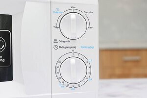 Lò vi sóng Midea MMO-20KE1 20 lít