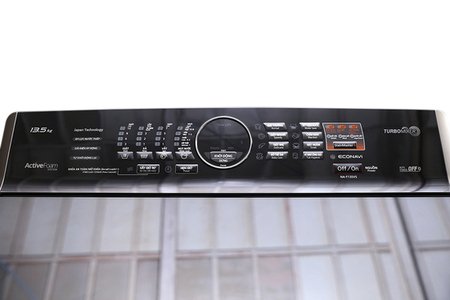 Máy giặt Panasonic 13.5 kg NA-F135V5SRV