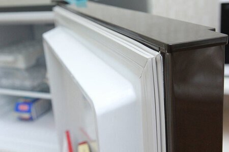 Tủ lạnh Mitsubishi Electric MR-FV24J-BR-V 204L