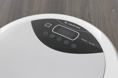 Máy nước nóng Ariston RT45E-VN - 4.5 kW