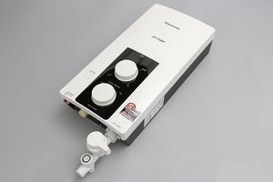 MÁY NƯỚC NÓNG PANASONIC DH-3RP2VK ( CÓ BƠM)