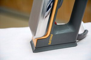 Bàn ủi khô Philips HD1172