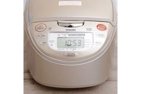 Nồi Cơm Điện Cao Tần TOSHIBA 1.0 Lít RC-10RH(CG)VN