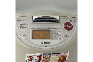 Nồi cơm điện tử Tiger JBAT10W 1L