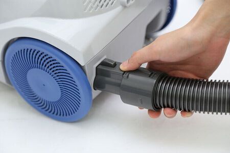 Máy hút bụi Hitachi BH18 1800W