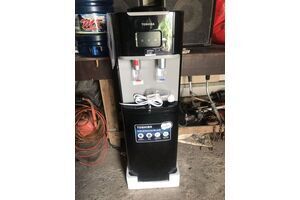 Cây Nước Nóng Lạnh Toshiba RWF-W1664TV(K1)