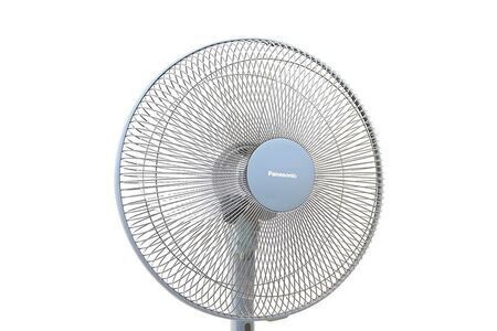 Quạt cây Panasonic F-409KB, có điều khiển