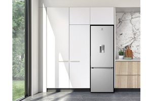 Tủ Lạnh Electrolux Inverter 335 Lít EBB3742K-A