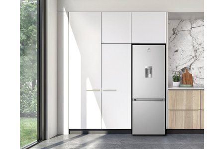 Tủ lạnh Electrolux Inverter 308 Lít EBB3442K-A ( có lấy nước ngoài , cấp đông mềm )