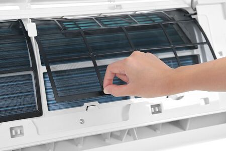 Máy lạnh Aqua Inverter 2 HP AQA-KCRV18TK