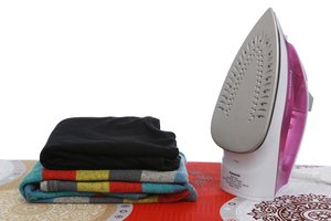 Bàn ủi hơi nước Panasonic NI-M250TPRA