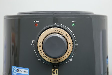 Nồi chiên không dầu Electrolux E6AF1-220K 3 lít