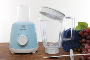 Máy xay Electrolux EBR3416 ( Còn 1 cái )